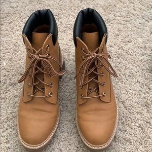 Size 7 tan boots!